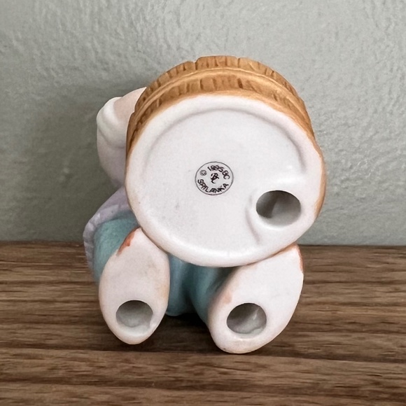 EUC - Bronson Collection Vintage 1995 BC Pig Figurine - "Doing Laundry" - Picture 5 of 6